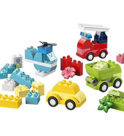 Lego Duplo Bouwspel with colorful interlocking bricks for preschool building fun, featuring various Lego Duplo characters and structures.