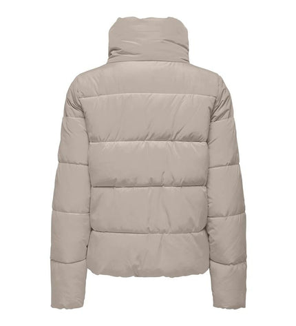 Dames sportjack by Only for outdoor activities, featuring lightweight design, suitable for camping and hiking.