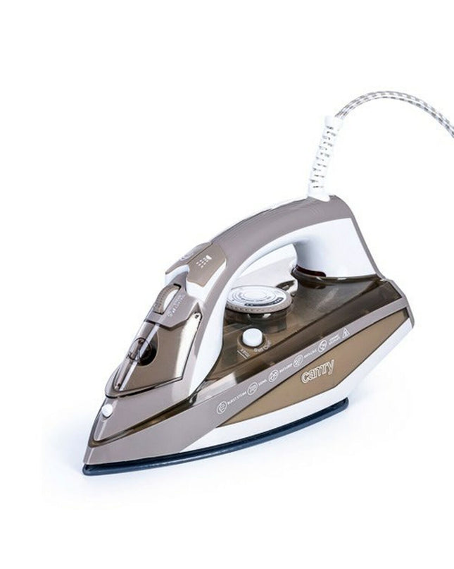 Camry CR 5018 steam iron with 3000W power, shown on a white surface, featuring a water tank and steam control button.