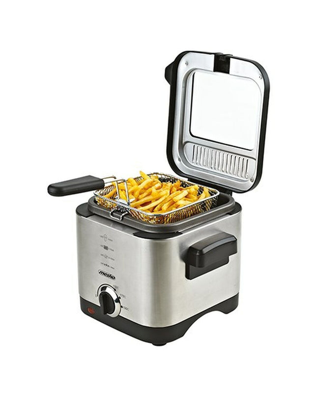 Mesko MS 4910 silver deep fryer with 900W power and 1.5L capacity, compact electric kitchen appliance for frying.