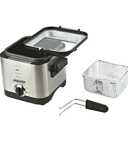 Mesko MS 4910 small electric deep fryer in silver, 900W, 1.5L capacity, ideal for home cooking and frying.