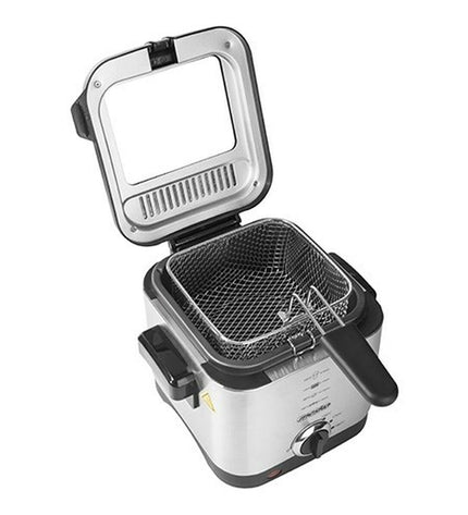 Mesko MS 4910 silver deep fryer with 900W power and 1.5L capacity, compact electric kitchen appliance for frying.
