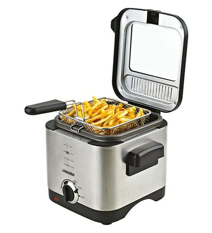 Mesko MS 4910 silver deep fryer with 900W power and 1.5L capacity, compact electric kitchen appliance for frying.