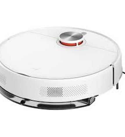 Xiaomi S40 robot stofzuiger on the floor, designed for cleaning and floor maintenance in home and kitchen settings.