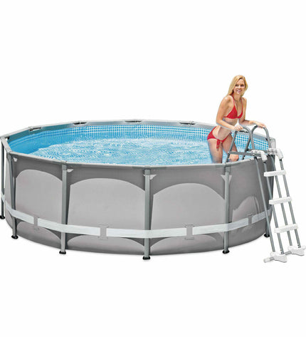 Intex zwembad ladder with sturdy steps and handrails, designed for easy access to outdoor pools and jacuzzis.