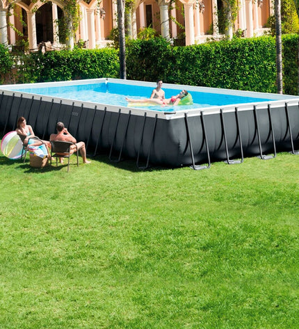 Intex removable garden swimming pool 975 x 132 x 488 cm with blue lining and sturdy frame, suitable for outdoor use.