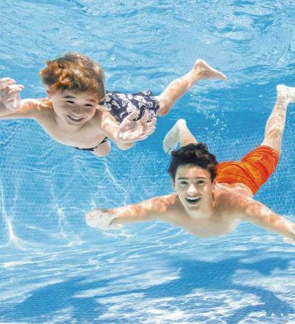 Pink Intex removable pool measuring 220 x 150 x 60 cm with 1662 liters capacity, suitable for garden swimming fun.