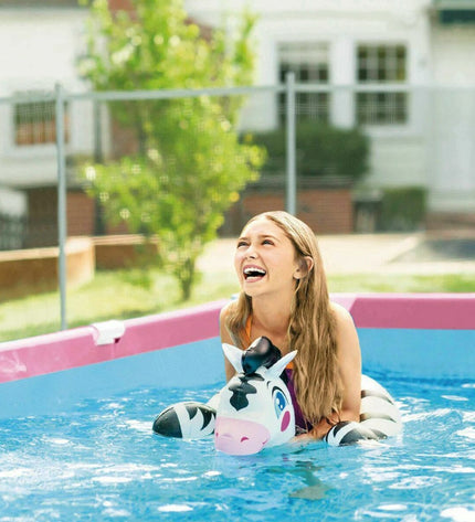 Pink Intex removable swimming pool, 220x150x60 cm, suitable for garden use, with 1662 liters capacity, outdoor water fun.
