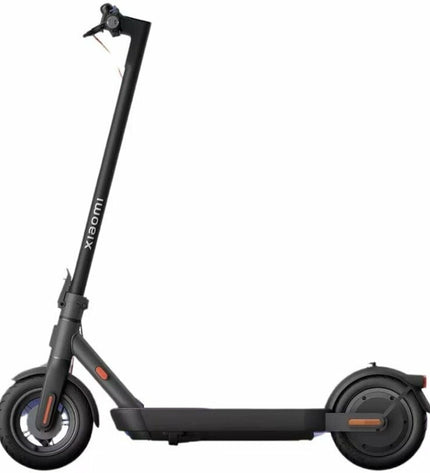 Xiaomi Electric Scooter 4 Pro in black, 25 km/h, 400W motor, suited for urban mobility and outdoor sports.