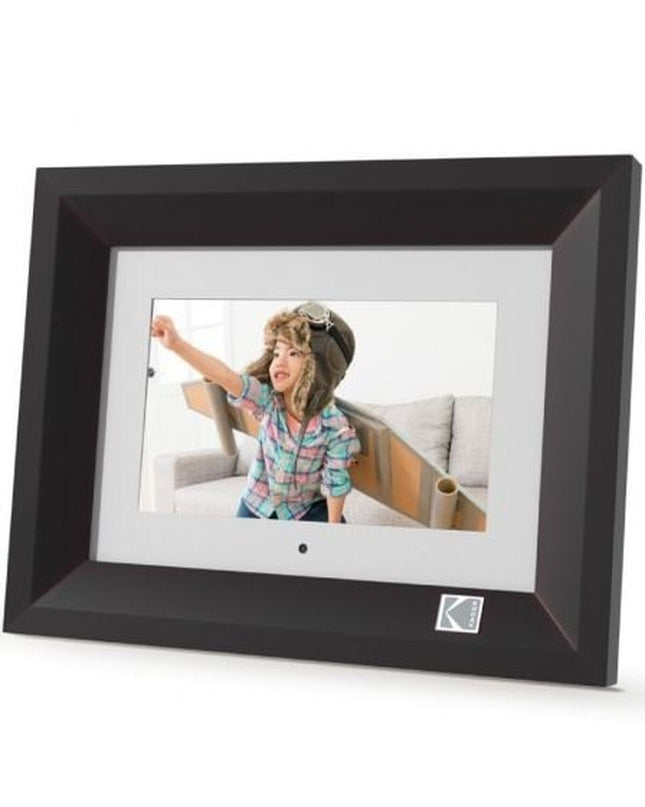 Kodak RDPF700B digital photo frame with 8GB Wi-Fi, 7-inch screen displaying a slideshow of family photos.