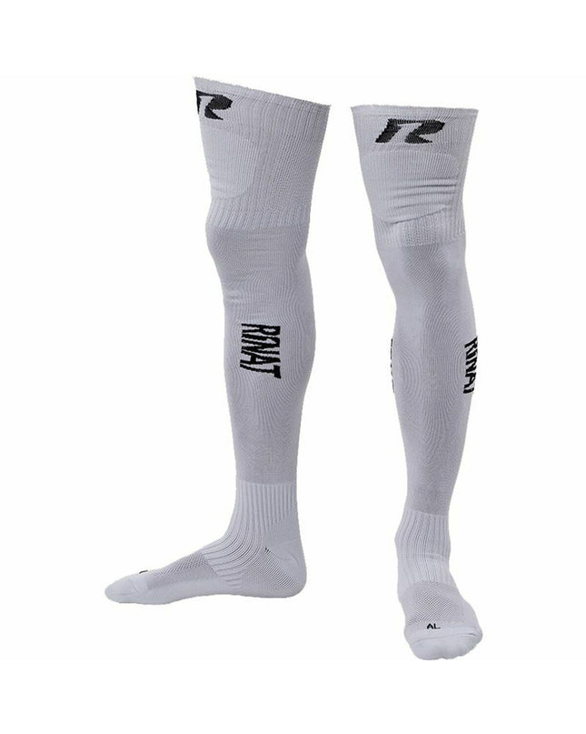 Rinat Classic R1 white sports socks for soccer, made for outdoor sports, featuring reinforced areas and breathable fabric.