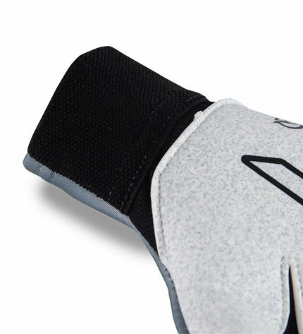 Gray Rinat Keeperhandschoenen Meta Tactik GK for adults, designed for soccer goalkeeping, with reinforced palms and finger protection.