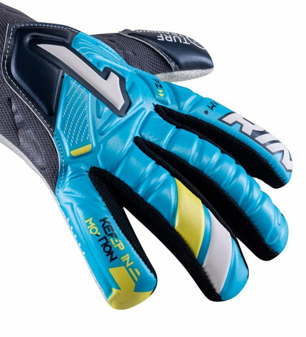 Rinat Keeperhandschoenen for adults, water-resistant football gloves, designed for training and outdoor soccer matches.