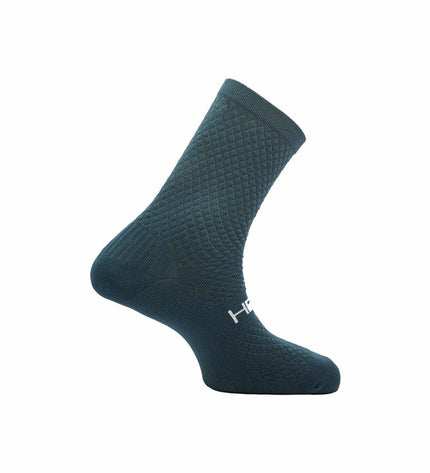 Hemon Fedaia Celeste sports socks for cycling and outdoor activities, featuring breathable fabric and athletic design.