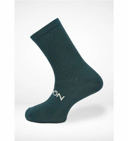 Hemon Fedaia Celeste sports socks for cycling and outdoor activities, featuring lightweight breathable fabric and colorful design.