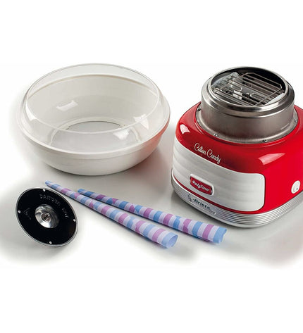 Ariete Suikerspinmachine ARI-2973-RD spinning cotton candy in a colorful kitchen setting.