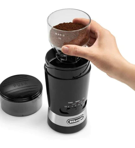 DeLonghi KG210 elektrische koffiemolen in zwart, compact design for grinding coffee beans at home.