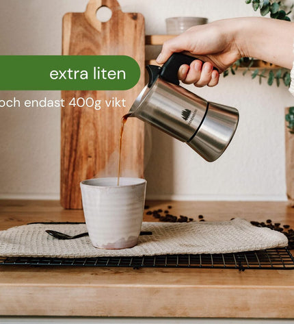 Bialetti Italiaanse koffiepot in zilverkleurig aluminium with 6 cups for brewing espresso-style coffee at home.