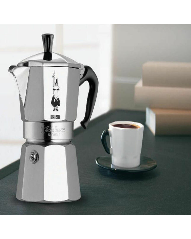 Bialetti Italiaanse koffiemok in zilverkleurig roestvrij staal en aluminium, 1 liter, for brewing traditional espresso.