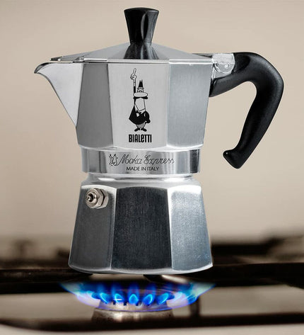 Bialetti Italiaanse koffiepot in zilverkleur, traditional moka pot for brewing espresso-style coffee at home