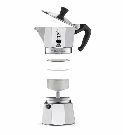 Bialetti Italiaanse koffiepot zilverkleurig, huis en koken, koffie en thee, close-up of stovetop moka maker with handle and spout