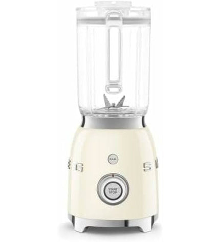 Smeg Crème Mixer BLF03CREU with 800W motor and 1.5L capacity, shown on a kitchen countertop for home cooking.