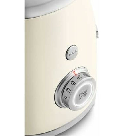 Smeg Crème mixer BLF03CREU with 800W motor and 1.5L capacity, featuring a sleek cream-colored design for home cooking.