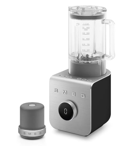 Smeg BLC02BLMEU black 1800W mini electric mixer with 1.5L bowl, ideal for home cooking and baking.