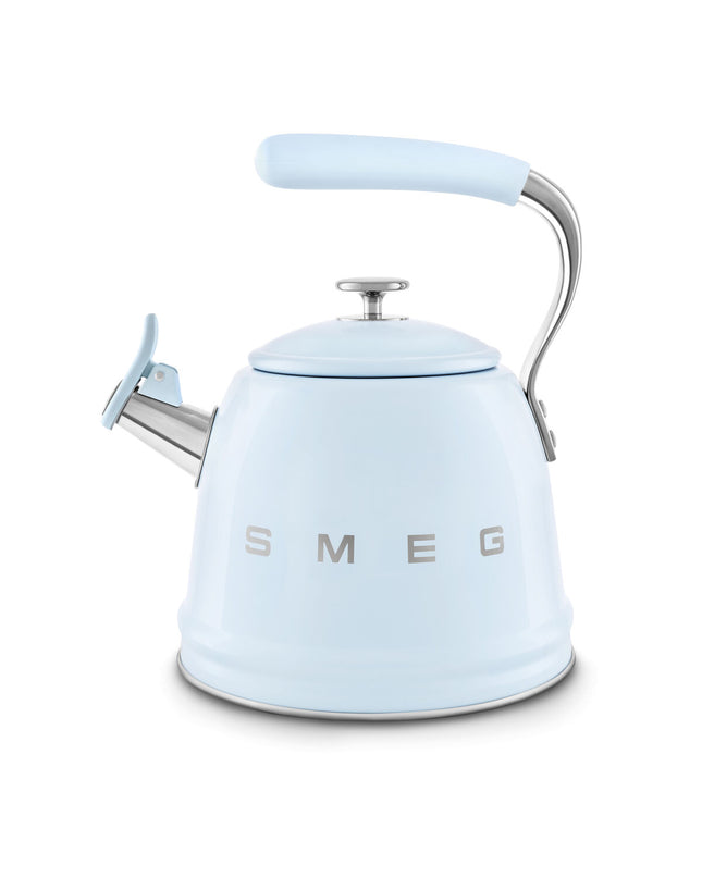 Smeg 50's STYLE Theepot WKF01PB in pastel pink with 2.3L capacity, designed for tea brewing and kitchen use.