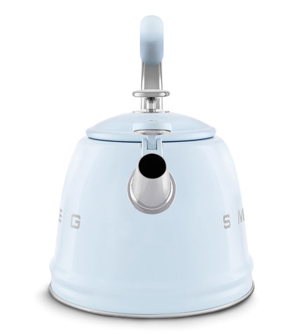 Smeg 50’s Style ceramic teapot with 2.3L capacity, featuring a retro design and chrome handle for brewing tea or hot beverages.