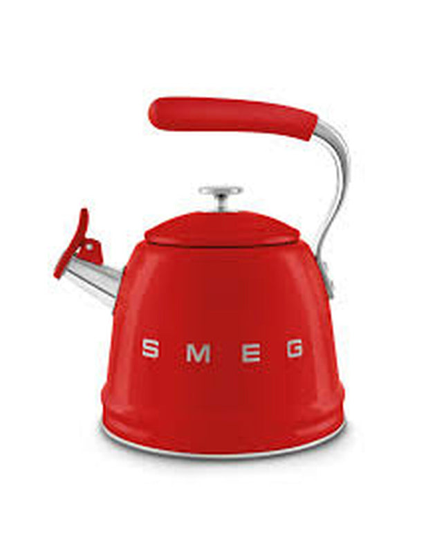 Smeg 50's Style WKF01RD teapot in red, 2.3L capacity, with vintage design and stainless steel spout for brewing tea.