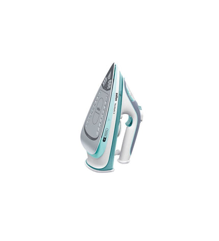 Braun SI 5017 GR steam iron with 2700W power, white and gray design, shown on a laundry surface for home ironing use.