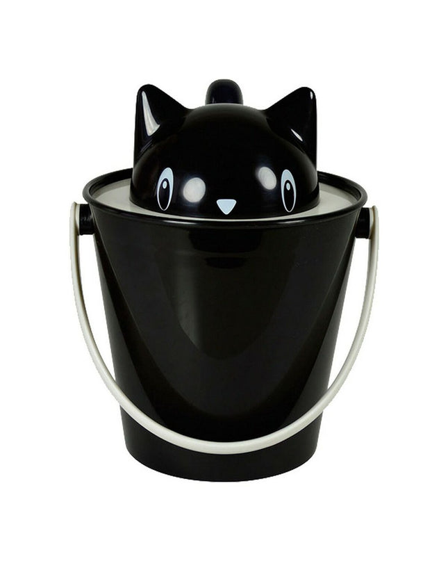 United Pets black cat litter box, durable plastic container designed for cats, with a spacious interior and secure lid.