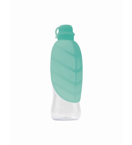 United Pets Leaf Up Groen automatic water dispenser for small animals, with a green leaf design and transparent water reservoir.