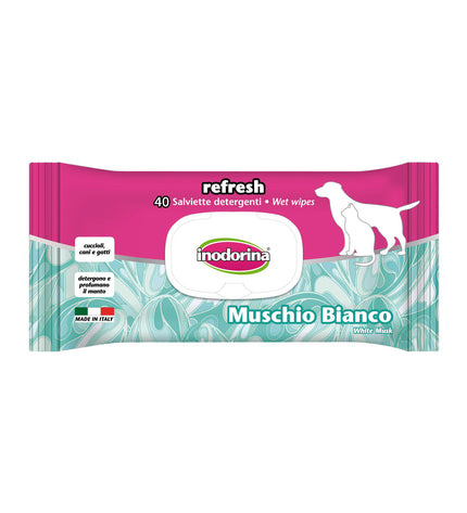 Inodorina REFRESH pet wipes for dogs, moist cleaning cloths with packaging showing dog and product branding.