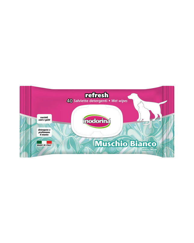 Inodorina REFRESH pet wipes for dogs, moist cleaning cloths with packaging showing dog and product branding.