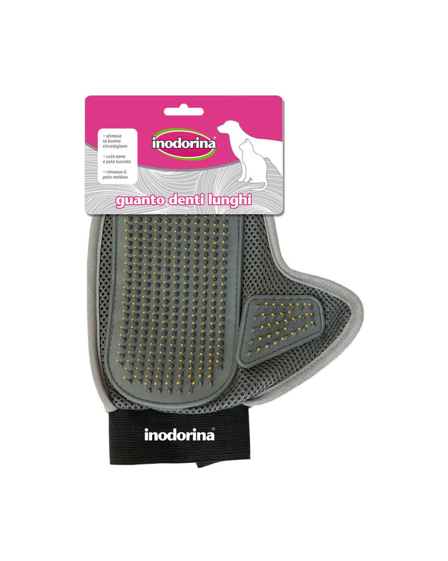 Inodorina pet hair remover roller for dogs, close-up of the roller with pet hair on its surface.