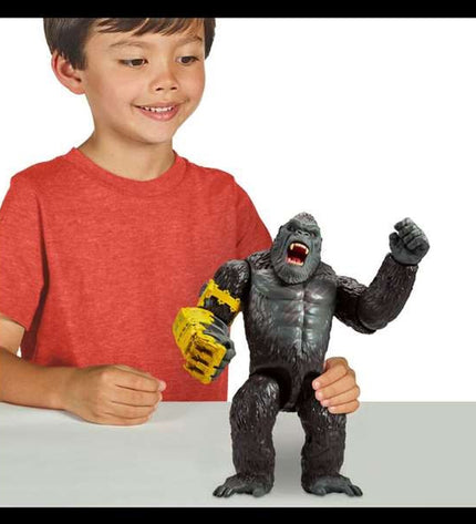 Famosa Giant King Kong action figure, 28 cm tall, detailed toy figure from the poppen en actiefiguren category.