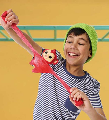 Famosa Zoogooz Little Live Pets interactive toy, 17 cm electronic pet with colorful features, designed for play and fun.