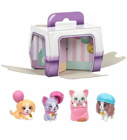Famosa Playset featuring colorful doll accessories and figures from the speelgoed en games collection, designed for imaginative play.