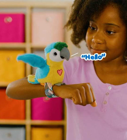Famosa Happy Yappers plush toy, soft playful dog from the Knuffel collection, with colorful details and a friendly expression.
