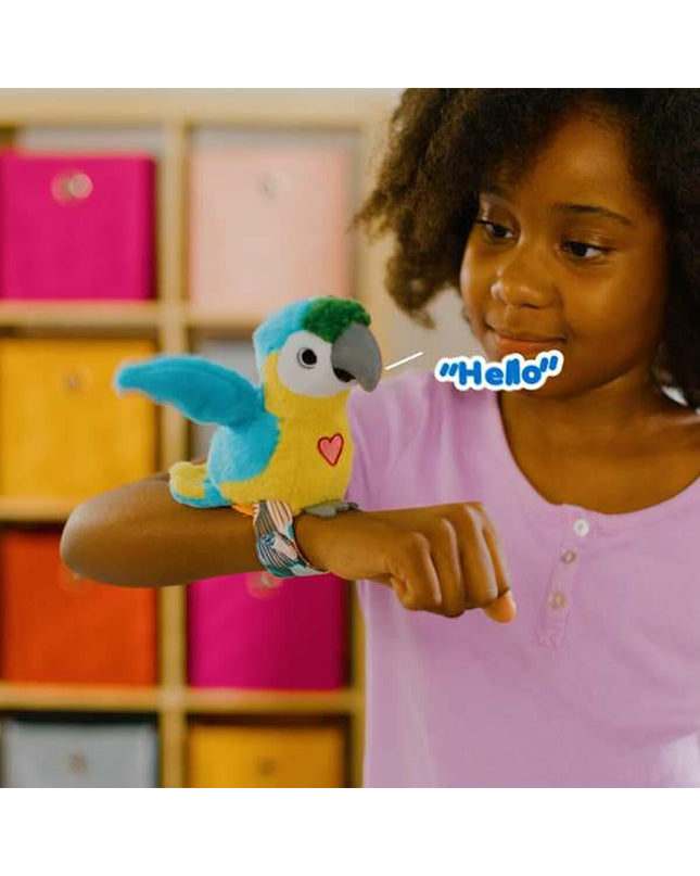 Famosa Happy Yappers plush toy, soft playful dog from the Knuffel collection, with colorful details and a friendly expression.