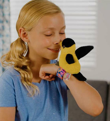 Famosa Happy Yappers plush toy, soft and colorful dog stuffed animal from the Speelgoed en games collection.
