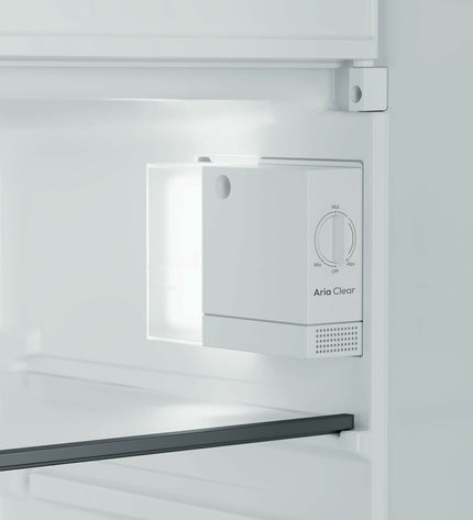Candy Mini-koelkast CNOQ2S58EX in wit, 114L capacity with sleek design, ideal for home kitchen storage.