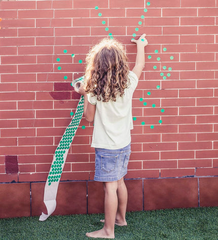 Blue circular Apli stickers for crafts and creative activities, featuring vibrant blue designs for playful decoration.