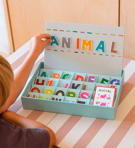 Apli Magnetisch Spel Apli in multicolour, fun and creative toy for playful learning and entertainment.