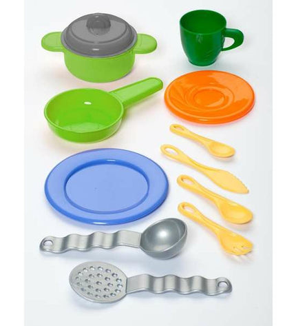 Moltó K Kitchen Studio toy play kitchen with realistic stove, sink, and storage, measuring 80x28x82 cm for imaginative play.
