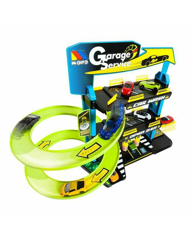 Moltó parking garage toy with three levels, measuring 60x45x34 cm, designed for play with dolls and action figures.