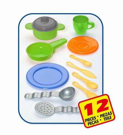 Moltó speelgoedkeuken in wit with stove, sink, and storage shelves, measuring 82x28x57 cm, for imaginative play.
