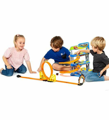 Two Moltó Racebaan Moltó Parking Ultimate toy car parking garages for children, with colorful design and multiple parking spaces.